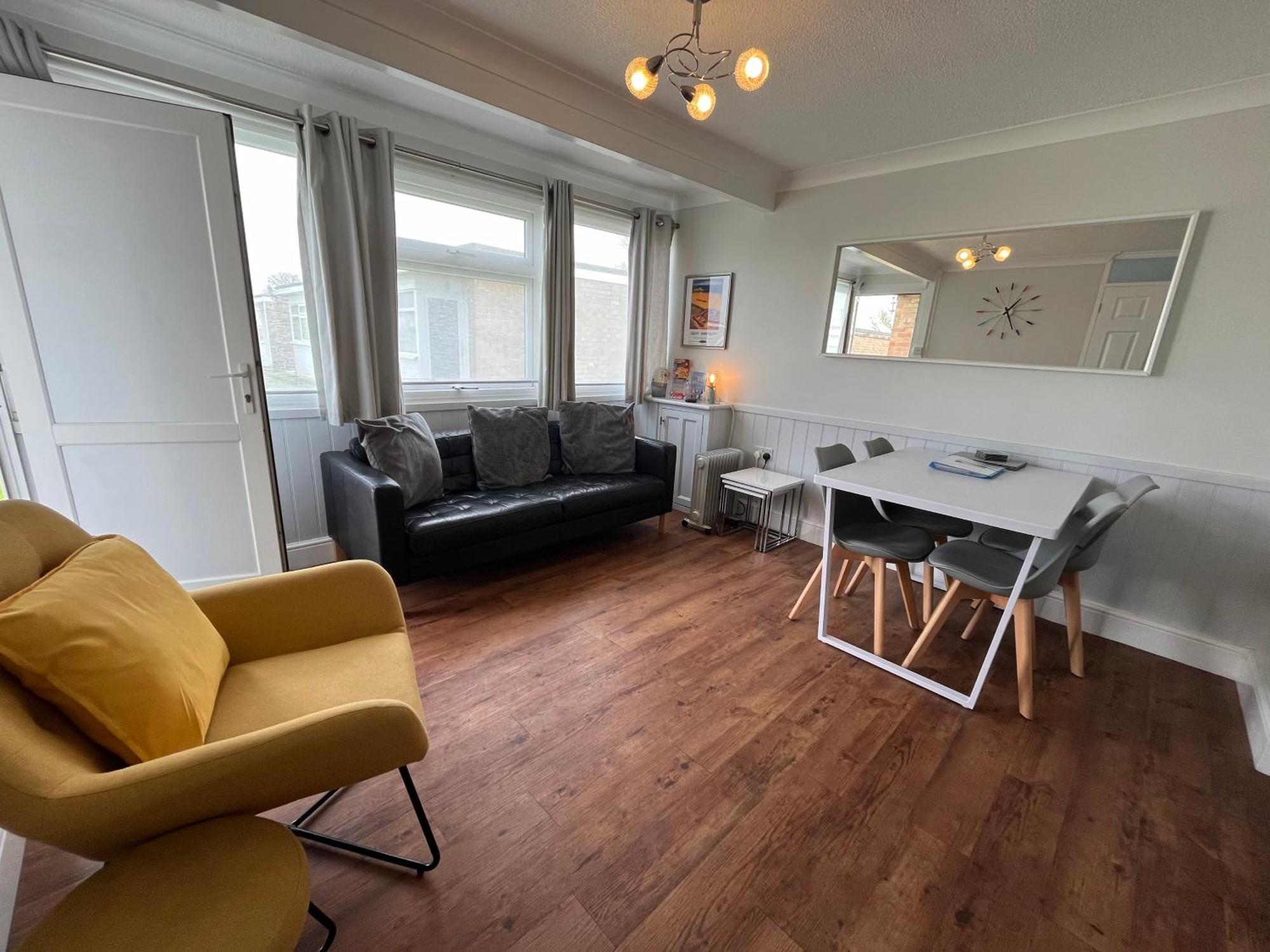 Beachcomber, Sunbeach, Scratby - Two Bed Chalet, Sleeps 4, Free Wi-Fi, Free Club Passes, Free Swimming And Pet Friendly Exterior foto